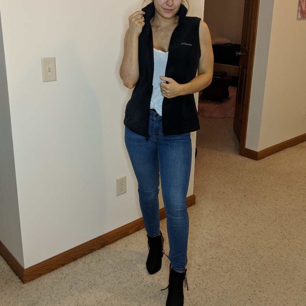 Black columbia vest